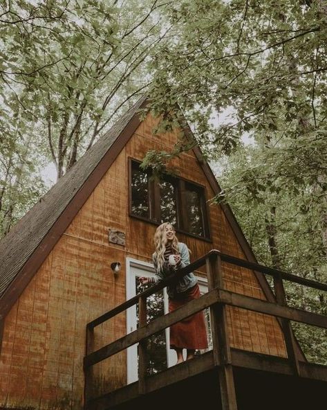 A Frame Cabin Photoshoot, Airbnb Photos, Cabin Pictures, Cabin Photos, Lodge Aesthetic, Cabin Weekend, River Pictures, Wooden Hut, Lake Photoshoot