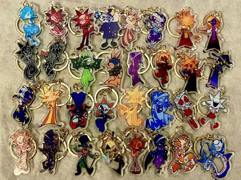 Sun And Moon Fnaf Merch, Sun And Moon Fnaf, Fnaf Moon, Fun Keychains, Sun And Moon Show, Chocolate Tumblr, Fnaf Crafts, Moon Fnaf, Moon Drawings