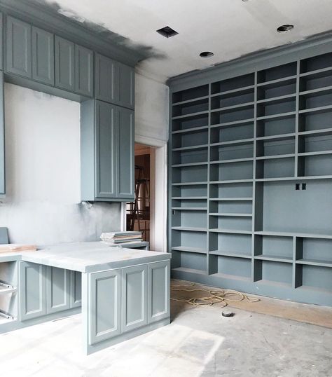 Pretty color for a Library, especially when the walls will be the same color! Benjamin Moore “Stonybrook”. #jennyjohnstoninteriors | Instagram Paint Colors Benjamin Moore, Benjamin Moore Paint, House Color Schemes, Outdoor Paint, Dining Room Inspiration, Master Closet, Home Library, Home Reno, Benjamin Moore