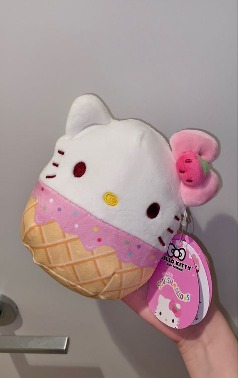 Cinnamon Roll Squishmallow, Hello Kitty Stuffy, Hello Kitty Plushies Aesthetic, Aesthetic Stuffed Animals, Squishy Mellows, Squishmallow Aesthetic, Pink Squishmallow, Sanrio Squishmallow, Hello Kitty Stuffed Animal