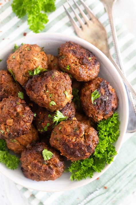 Whip up tasty meatballs without eggs! Perfect for egg allergies or dietary choices. Pan-fry for a delicious light crust. Enjoy with your favorite sauce or sides. #EggFree #Meatballs #NoEggs #EasyRecipes #FamilyFavorites #HomeCooking #ComfortFood #WeeknightDinner #SimpleCooking #SavoryMeals #DeliciousDishes #PanFried #HomemadeGoodness #TastyTreats #CookingInspiration Meatballs No Egg, Eggless Meatballs, Meatballs Without Eggs, Turkey Meatballs Without Breadcrumbs, Simple Meatballs, Egg Free Meatballs, Easy Meatballs, Parmesan Mashed Potatoes, Buttered Vegetables