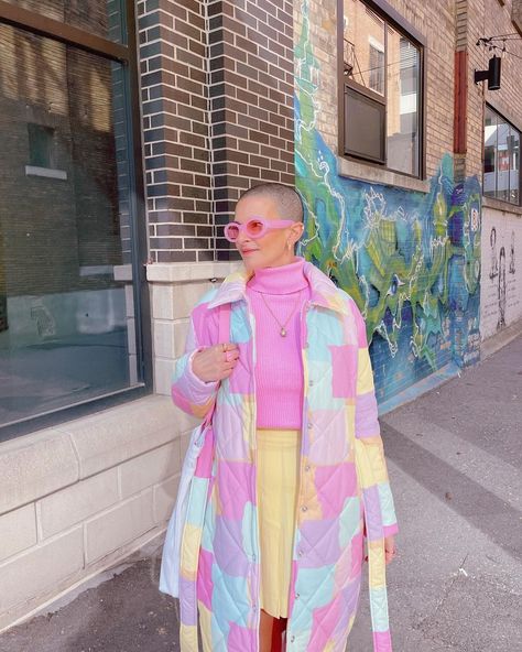 Yasmine Ibrahim | just your friendly neighborhood dopamine dealer 🧠 coat @oliviarubin boots @shopcider sunglasses @ajmorganeyewear pastel outfit, pastel… | Instagram Colored Sunglasses Outfit, Pastel Fall Outfits, Pastel Winter Outfit, Pastel Outfits Aesthetic, Ootd Colorful, Colorful Ootd, Pastel Colors Fashion, Toothpaste Kisses, Kawaii Alt