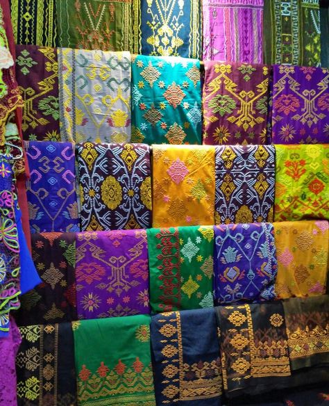 Other design of Balinese Songket, a traditional design of fabric for woman clothes Woman Clothes, Balinese, Traditional Design, Clothes For Women, Fabric, Clothes, Design