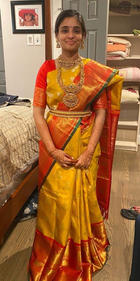 Yellow Saree For Marriage, Yellow Benaras Sarees, Pelli Kuthuru Sarees, Yellow Kanjivaram Saree Silk, Yellow Pattu Saree Wedding, Yellow Saree For Wedding, Saree Color Combinations, Function Dress, South Indian Bride Saree