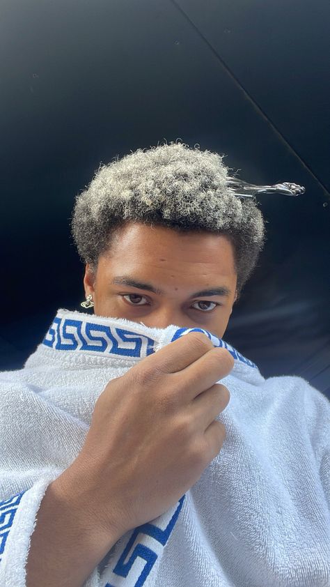 Bleached Hair Men, Afro Hairstyles Men, Men Blonde Hair, Hair Tint, Black Men Haircuts, Dye Hair, Black Men Hairstyles, Hairstyles Men, Men Hairstyles