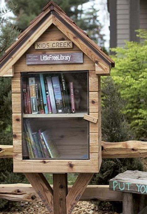 Cool 40 Simple Diy Book Nook Ideas For Kids #diybook #diy #book #nook Book Nook Ideas, Free Little Library, Eagle Photos, Eagle Photography, Little Free Library Plans, Tiny Library, Street Library, Diy Book Nook, Library Plan