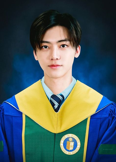 Jaemin Graduation Edit, Nct Graduation Pic Edit, Kpop Graduation, Graduation Edit, Graduation Pic, Nct Kun, Pic Edit, Grad Pic, University Graduation