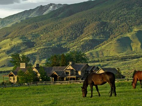 Ranch Landscaping Ideas, Montana Aesthetic, Montana Ranch, Dream Horse Barns, Big Farm, Montana Homes, Ranches For Sale, Mountain Ranch, Ranch Farm