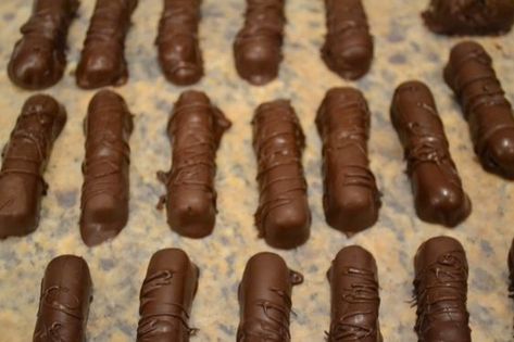 Chocolate Covered Jelly Sticks Chocolate Orange Jelly Sticks Recipe, Chocolate Covered Raspberry Jellies, Chocolate Jello Recipes, Jello Candy Recipe, Chocolate Orange Sticks, Jelly Candy Recipe, Jello Candy, Chocolate Covered Pineapple, Pineapple Jelly