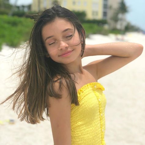 sophie michelle on Instagram: “Let the sunshine in 🌥⛅️🌤☀️ #summer COMMENT 💬⬇️ your favorite thing about S U M M E R | mine is going to the 🏖” Sophia Michelle, Sophie Michelle, Fun Sized, Enjoy Summer, The Sunshine, In Summer, Youtubers, One Shoulder Blouse, Let It Be