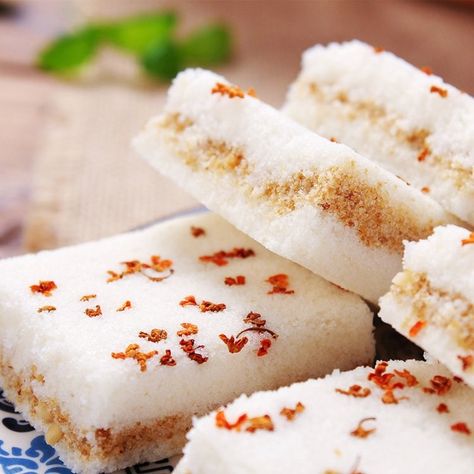 Osmanthus Cake Osmanthus Dessert, Osmanthus Cake, Kue Macaroon, Chinese Dessert, Evening Snacks, Fancy Desserts, Coffee Dessert, Asian Desserts, Dessert Bread