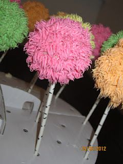 Dr. Seuss Truffula Tree cake pops, from The Lorax movie The Lorax Movie, Tree Cake Pops, Lorax Movie, Truffula Tree, Dr Seuss Party, Horton Hears A Who, Seuss Party, Tree Cake, Dessert Buffet