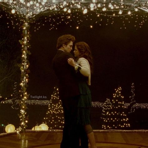 Twilight Prom, Eclipse Aesthetic, Twilight Romance, Aesthetic Romance, Twilight Dr, Twilight Core, Twilight Vibes, Vampire Twilight, Twilight Aesthetic