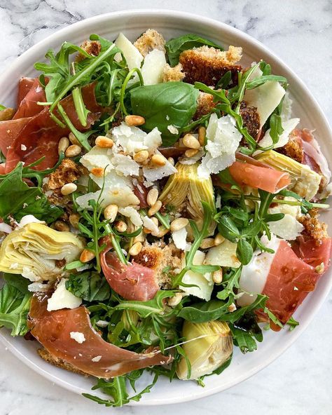 Han on Instagram: “ARTICHOKE, PROSCIUTTO, PARMESAN & ROCKET SALAD The sun is shining and the salads are OUT This is so easy to throw together, all you need…” Rocket Parmesan Salad, Prosciutto Salad, Salad Recipes Healthy Lunch, Parmesan Salad, Rocket Salad, Deli Counter, Sun Is Shining, Side Salad, Healthy Salad Recipes