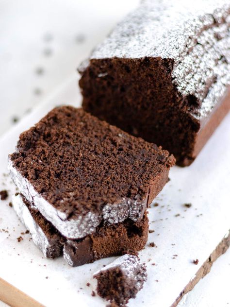 Vegan Pound Cake Recipe, Chocolate Pound Cake Recipe, Vegan Chocolate Cookies, Cake Brownie, Plant Based School, Loaf Cake Recipes, Vegan Gluten Free Desserts, Pane Dolce, Chocolate Pound Cake