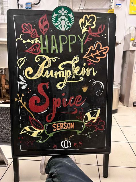 Fall Menu Chalkboard, Fall Starbucks Signs, Starbucks Chalkboard Art, Starbucks Sign, Chalk Art Signs, Pumpkin Chalkboard, Starbucks Chalkboard, Salon Board, Fall Chalkboard Art