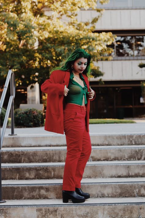 Halloween look as Joaquin Phoenix the Joker. @maribdesign Joaquin Phoenix Joker Costume Female, Joker Costume Female Outfit, Girl Joker, Joaquin Phoenix Joker, Phoenix Costume, Joker Joaquin, Joker Costume, Joker Cosplay, Halloween Costume Outfits