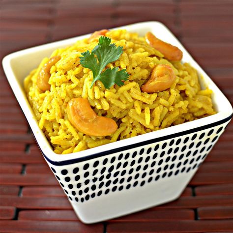 Cashews Recipes, Rice With Cashews, Coconut Water Smoothie Recipes, Curried Rice, Recipe With Rice, Cashew Recipes, Cilantro Rice, Rice Side, Coconut Benefits