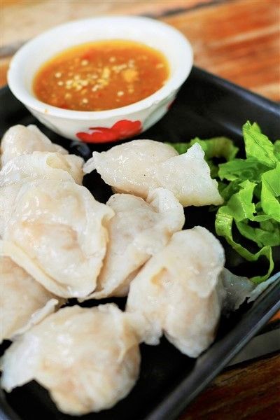 Fish Dumplings Recipe, Fish Dumplings, Cantonese Recipes, Chicken Salad Sandwich Recipe, Pecan Chicken Salads, Cherry Tomato Salad, Chinese Snacks, Cantonese Cuisine, Pecan Chicken