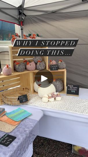 Crochet Vendor Display Ideas, Crochet Craft Fair Booth, Crochet Craft Fair Display, Crochet Craft Fair Table Set Up, Vendor Booth Display Ideas Crochet, Crochet Craft Table Display, Display Crochet Items Craft Fairs, Crochet Booth Display Ideas, Crochet Market Display