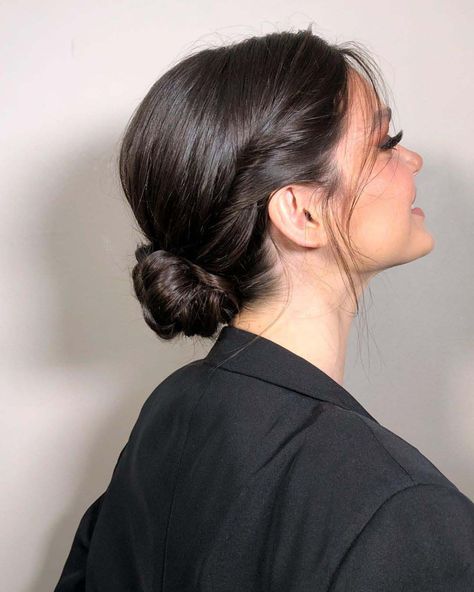 Bun Hairstyles For Wedding, Low Bun Bridal Hair, Bride Bun, Low Bun Wedding Hair, Wedding Bun, Elegant Bun, Wedding Bun Hairstyles, Simple Prom Hair, Mother Of The Bride Hair