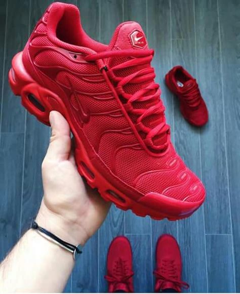 Red Nike Air Max, Red Air Max, Nike Air Max Shoes, Lit Shoes, Air Max Shoes, Too Cold, Nike Free Shoes, Inspo Outfit, Red Nike