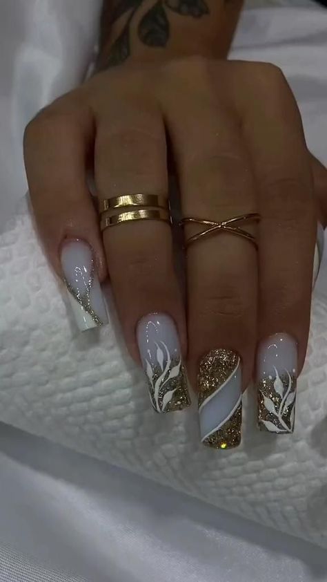 Elegant Touch Nails, Fancy Nail Art, Manicure Nail Designs, Fancy Nails Designs, Pretty Nail Art Designs, Nail Art Designs Videos, January 3, Pretty Nail Art, Nail Designs Glitter