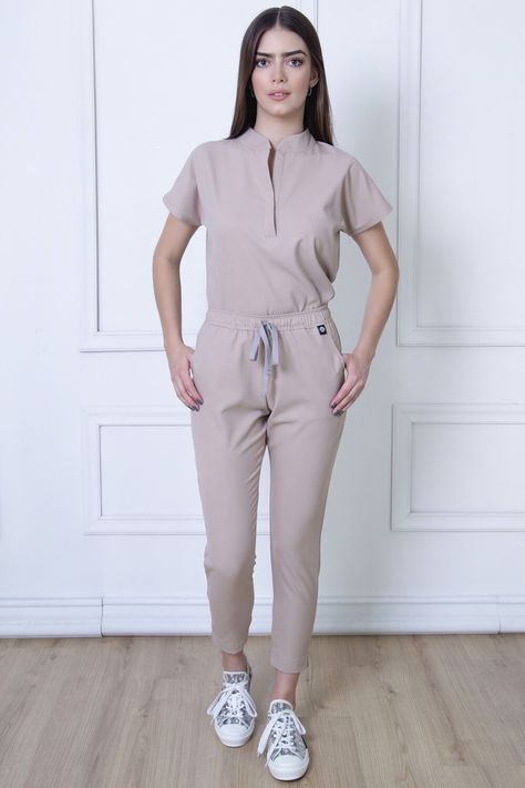 Flattering Necklines, Nurse Fashion Scrubs, Medical Scrubs Fashion, Spa Uniform, Stylish Scrubs, Medical Scrubs Outfit, Doctor Outfit, Scrubs Outfit, Nursing Fashion