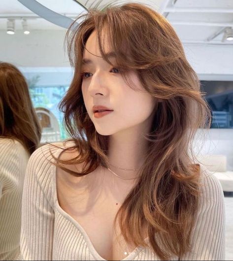 hairstyle and color by Japanese stylist Ryuya Fujijmoto. "Soft layers with color "milky beige"". This is the next style and color I will be requesting for on my next salon visit 😁 Milky Beige Hair, Hairstyle And Color, Beige Hair Color, Beige Hair, Soft Layers, Next Fashion, Glow Up?, Healthy Hair, Color Me