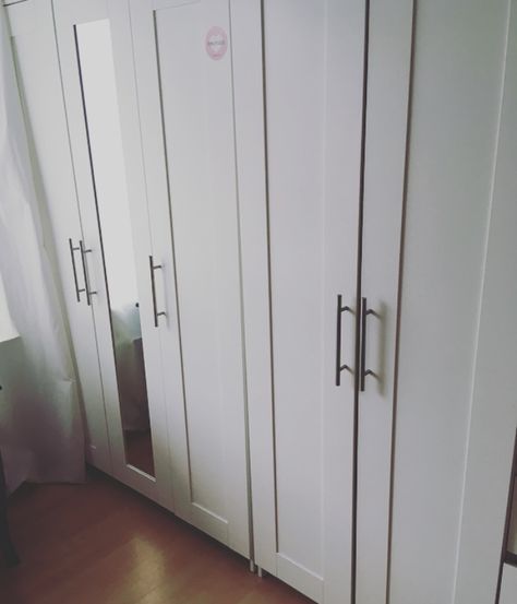 Brimnes Schrank von Ikea mit neuen Griffen ! Lockers, Locker Storage, Armoire, Wardrobe, Furniture, Home Decor