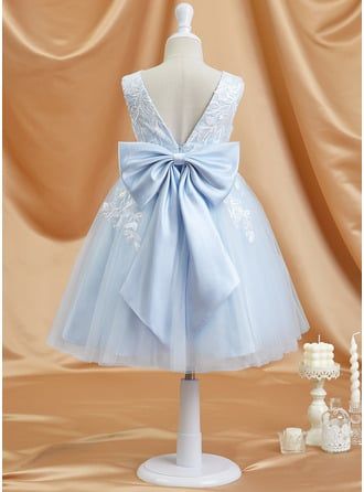 Bow Lace Tulle V-Neck Flower Girl Dress Spring Summer A-line Back Zip V Back Knee-Length Sleeveless Flower Girl Dress Blue Tulle Dress, Sleeveless Flower Girl Dresses, Blue White Weddings, Flower Girl Dresses Blue, Neck Flower, Tulle Flower Girl Dress, Tulle Flower Girl, White Flower Girl Dresses, Tulle Flowers