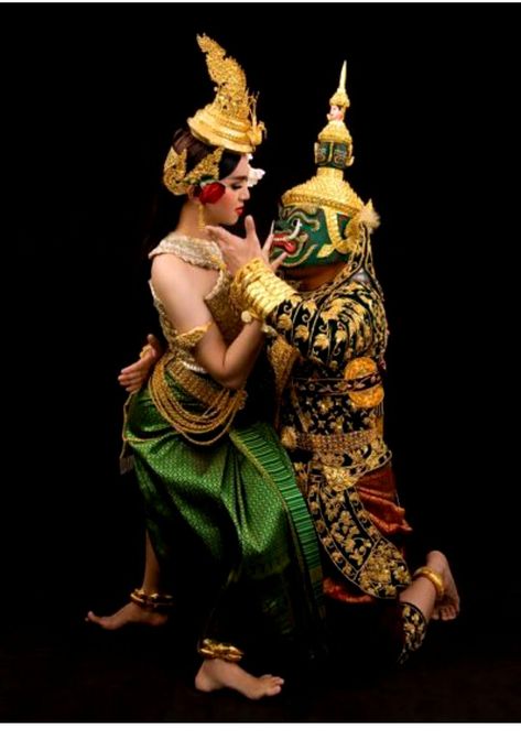 Lakhon Khol Khmer, Cambodian Apsara, Indian Dance Art, Apsara Khmer, Khmer Dance, Khmer Fashion, Classical Women, Tone Back, Cambodia Culture