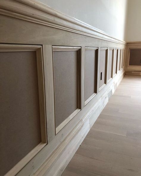 Mdf Wainscoting, Panel Wainscoting, Baseboards And Trim, Wood Wainscoting, Trim Carpentry, Wainscoting Styles, Wooden Interior, Wall Paneling Diy, Trim Ideas