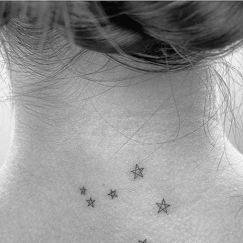 winterstone on Instagram: "STARS : FOR HER FAMILY!!! What’s more important right now than having your family close! These little stars are for her family so they can be close to her all the time! #love #family #tattoo #tattoos #stars #star #freehand #space #tattooedgirls #necktattoo #universe" Star Tattoos Drawings, Group Of Stars Tattoo, Family Star Tattoo Ideas, Tiny Galaxy Tattoo, Family Star Tattoo, Star Family Tattoo, Five Star Tattoo, And The Universe Said I Love You Tattoo, Cluster Of Stars Tattoo