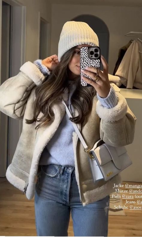 Perfect Winter Jacket for Every Woman in 2023 : Stylish and Cozy Fall Season Outfits, Winter Hat Outfit, Winter Jackets For Women, Outfits Fall Aesthetic, Fall Aesthetic Outfit, Season Outfits, Ny Outfits, Clothes Streetwear, Winter Fashion Outfits Casual