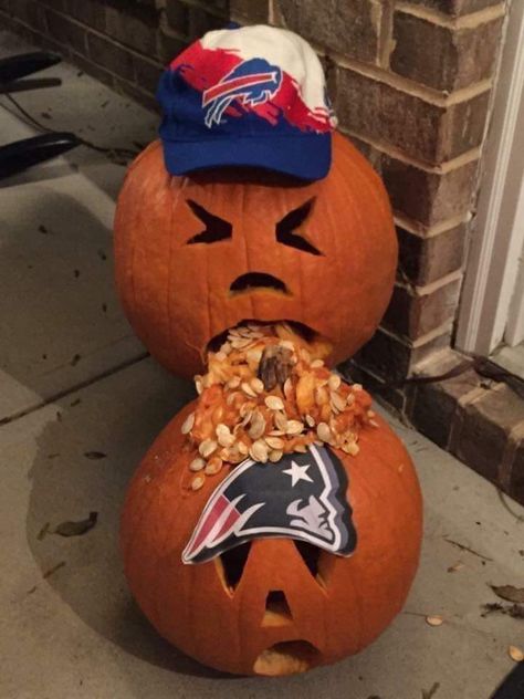 Buffalo Bills Pumpkin, Halloween Jackolantern, Fun Diy Halloween Decorations, Pumpkin Cravings, Fall Harvest Party, Bill Belichick, Harvest Party, Patriots Football, Fun Diy