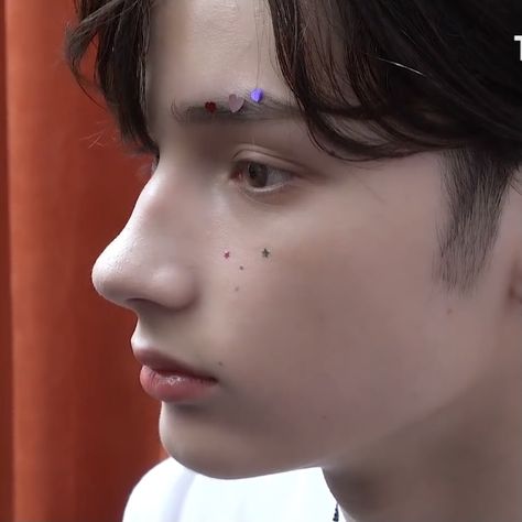 txt huening kai lq icon jacket shooting sketch Blue Hour Makeup, Huening Kai Nose, Txt Makeup, Hueningkai Photoshoot, Blue Hour Photoshoot, Big Nose Beauty, Male Makeup, Huening Kai, Big Noses