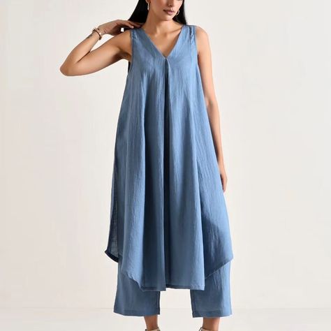 Cotton slub and bold shade of Cord set Material: Cotton Slub Kurti length - 46 Size - 38 40 42 44 DM for orders #cordsets #coords #blue #FreeShipping #OnlineShopping Palazzo Dress, Party Wear Kurti, Ethnic Kurti, Kurta Pant Set, Cord Set, Coord Set, Cotton Kurta, Kurta With Pants, Fashion Costume