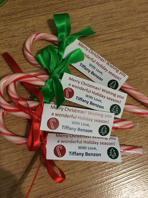 Candy Cane Giveaways, School Candy Grams Ideas, Candy Cane Treats Gift Ideas, Candy Cane Sayings, Candy Cane Favors, Christmas Candy Grams, Christmas Grams, Candy Cane Grams, Ta Gifts