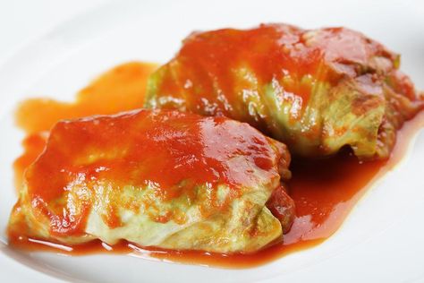 Easy Cabbage Recipes, Easy Stuffed Cabbage, Stuffed Cabbage Rolls, Cabbage Rolls Recipe, Stuffed Cabbage, Diner Recept, Amish Recipes, Cabbages, Cabbage Rolls