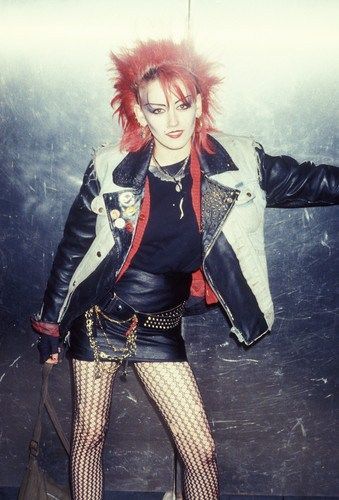 80s Punk Fashion, Secret Cinema, Ropa Punk Rock, Punk 80s, Indie Outfits Grunge, Chica Punk, Cultura Punk, 1980s Fashion Trends, Look 80s