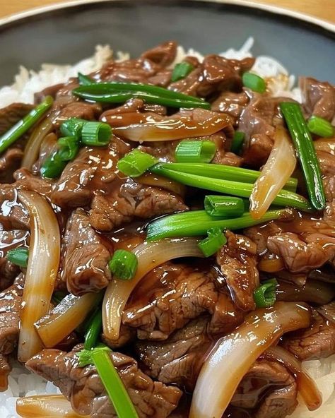 Beef And Onions, Chinese Beef, Stir Fry Ingredients, Rice Casserole Recipes, Easy Chinese Recipes, Tender Beef, Savory Sauce, Stir Fry Recipes, Oyster Sauce