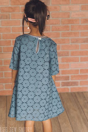 free dress pattern and tutorial size 12m - 5Y Girls Long Sleeve Dress Pattern, Sewing Patterns Kids Dress, Girls Christmas Dress Pattern, Maxi Dress Patterns Free, Free Dress Sewing Pattern, Tunic Pattern Free, Aline Dress Pattern, Free Dress Pattern, Long Sleeve Dress Pattern