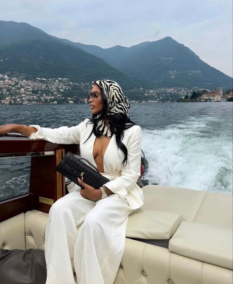 Amalfi Coast Outfits, Black Girls Luxury Lifestyle, Fish In The Sea, Plenty Of Fish, Wealthy Women, Luxury Lifestyle Women, European Summer Outfits, Summer Vacation Outfits, Effortlessly Chic Outfits