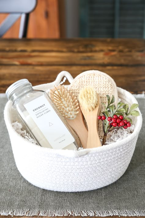 Five Beautiful Hostess Gift Baskets - Little Glass Jar Hostess Gift Basket, Beauty Gift Basket, Baby Shower Hostess Gifts, Shower Hostess Gifts, Chistmas Gift, Creative Gift Baskets, Homemade Gift Baskets, Christmas Gift Baskets Diy, Hostess Gift Ideas