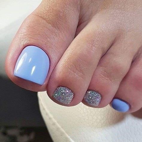 Glitter Pedicure, Glitter Toe Nails, Feet Nail Design, Pedicure Designs Toenails, Gel Toe Nails, Toe Nail Color, Pretty Toe Nails, Cute Toe Nails, Summer Toe Nails