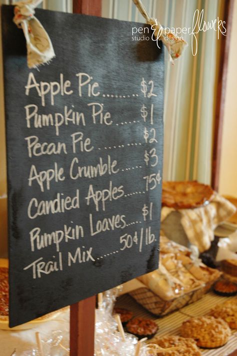 Fall Bake Sale, Thanksgiving Desserts Pie, Desserts Pie, Market Signage, Farmers Market Stand, Farmers Market Booth, Farmers Market Display, Cake Stall, Pie Shop