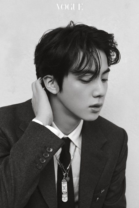 Jin Vogue, Bts Vogue, Pop Music Artists, Bts Black And White, Jin Bts, Seokjin Bts, Vogue Korea, Do Kyungsoo, Worldwide Handsome