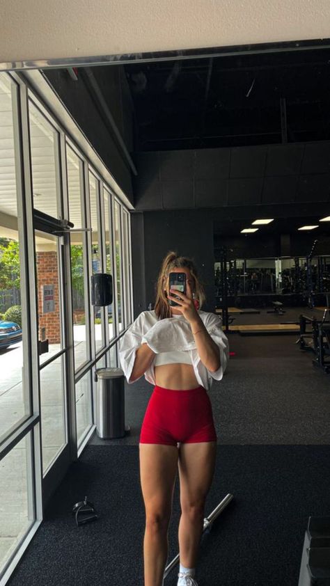 Leg Day Outfit Gym Women, Workout Asthetic Picture Women, Quads Women, Big Quads Women, Quads Aesthetic, Leg Day Aesthetic, Leg Workout Ideas, Big Quads, Physical Manifestation