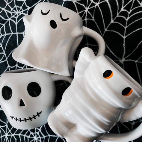 Treat Yourself To A Perfect Cup Of Joe With The 12oz Stoneware Ghost Figural Mug - Spritz. This Mug Is Shaped Like A Ghost And Is Sure To Add To All The Halloween Cheer. Perfect To Give As A Gift Or To Keep For Yourself, The Generously Sized Mug Is Ideal For Serving Hot And Cold Beverages, And It Has A Microwave- And Dishwasher-Safe Design For Easy, Convenient Use. Cute Ghost Shaped Figural Mug Microwave-Safe Mug Makes Reheating A Breeze Dishwasher-Safe Design For Quick Cleanup Holds Up To 12 Oz Halloween Kitchen Decor, Colorful Kitchen Decor, Strawberry Kitchen, Orange Mugs, Halloween Mugs, Cosy Room, Halloween Kitchen, Fall Kitchen, Glass Coffee Mugs